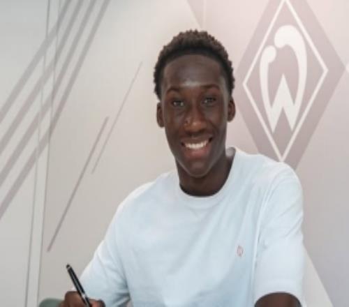 記者：尤文關(guān)注不萊梅18歲中衛(wèi)卡里姆庫利巴利