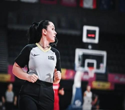 雅娜·尼科戈相 Yana Nikogossyan?