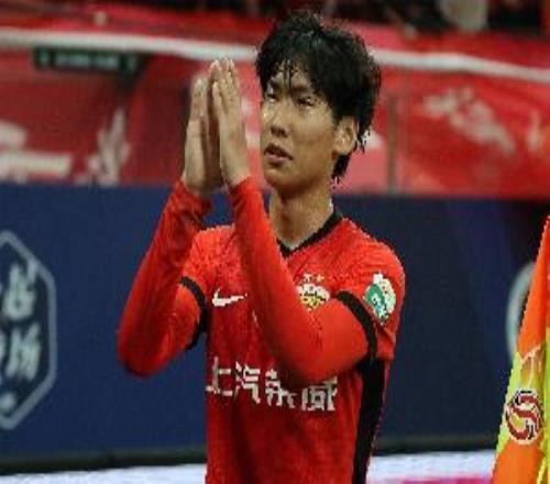 李新翔：中超攻防轉(zhuǎn)換節(jié)奏變化很快抓住機(jī)會(huì)的前提是自身有實(shí)力