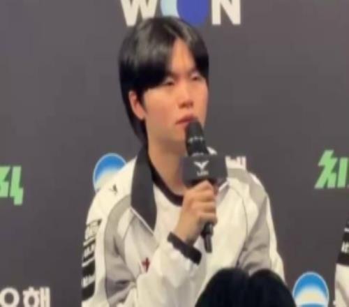 BDD：現(xiàn)在沒有在意MSI和亞運(yùn)會(huì)更專注整個(gè)團(tuán)隊(duì)一步步提升上去