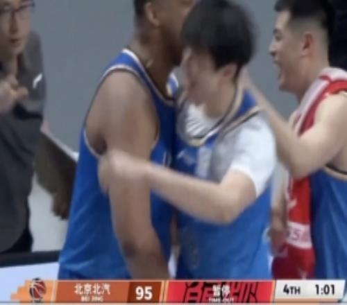 媒體人：關(guān)鍵三分！張鵬琿這計(jì)三分價(jià)值千金讓首鋼壓力得以緩解