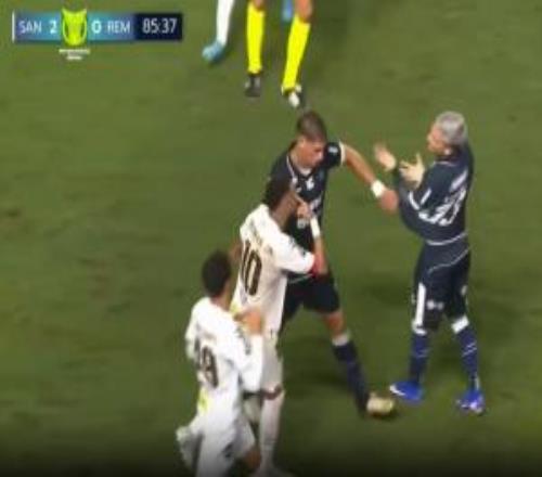 被犯規(guī)后與對(duì)手沖突染黃！裁判報(bào)告：內(nèi)馬爾以不尊重比賽方式行事