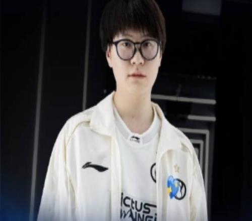 戰(zhàn)勝TES后Meiko發(fā)布視頻：沒想到大家一起回歸了