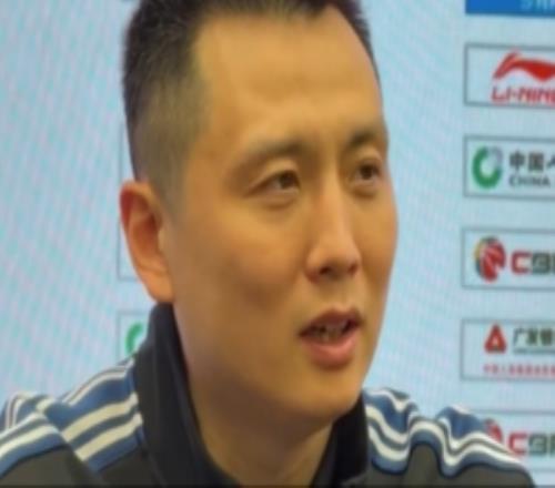 盧偉：偰李永煒腰傷&劉錚腳后跟骨刺&王哲林訓(xùn)練腳受傷都不嚴(yán)重