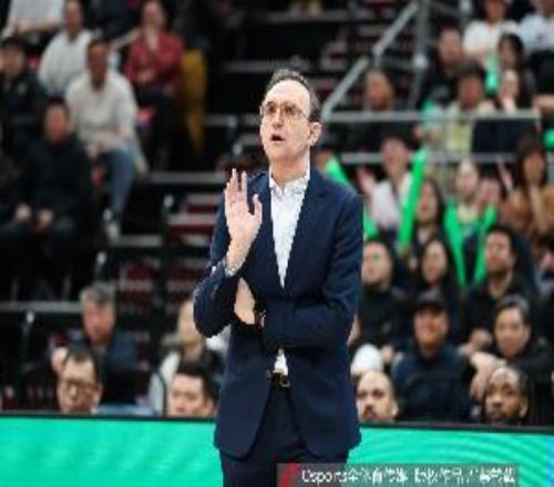 烏戈：我試著讓所有球員上場(chǎng)讓新外援萊迪上場(chǎng)并和隊(duì)友進(jìn)行適應(yīng)