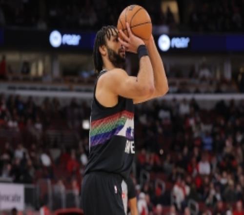 贾马尔穆雷出战46分钟13中6&三分7中3拿到15分4板10助