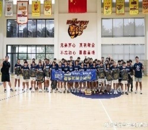 2026香港金?；@球交流營最后一天！參觀宏遠基地與廣東球員比賽