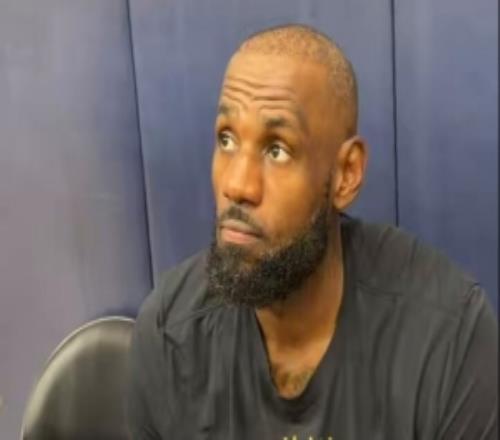 詹姆斯：我们需要稍微转变一下心态我们都需要提升个人表现