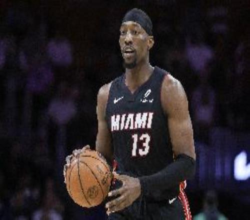 身手全能！阿德巴約半場(chǎng)4中2拿11分6板5助罰球7中6