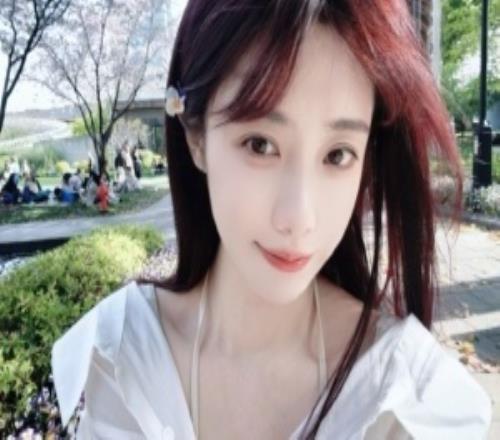 小鈺曬照：假期和麻麻一起出去感受一下晚春