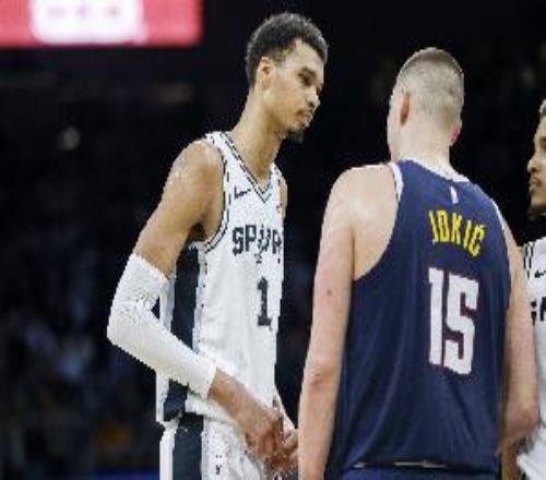 记者：约基奇2次越过可能是NBA历史上最高的山脉他就是当世最强