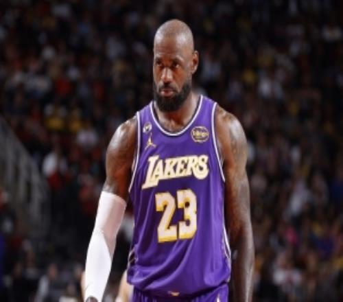 把最老紀錄加了7歲！詹姆斯超越34歲的自己成最老30分15助球員