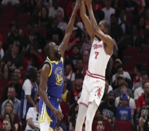 看到KD就來勁追夢上半場3中2拿到5分5助攻1搶斷正負(fù)值+8