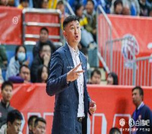 媒體人：廣東本場的防守針對性不夠不知為何簡單題總是做不好