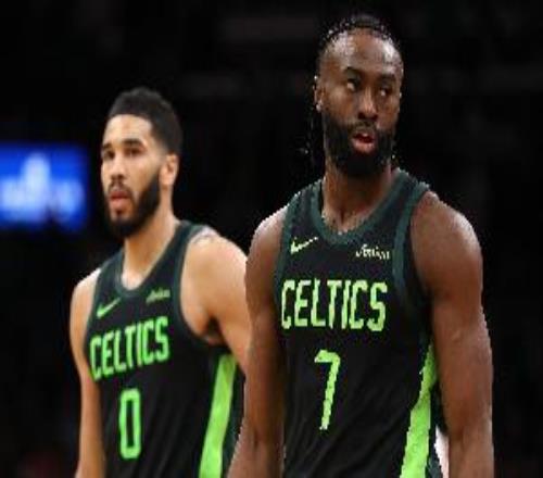 稳扎稳打！半场塔图姆6中3拿11分8板杰伦布朗10中6砍12分5板