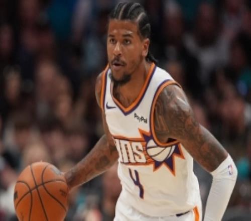 4失误略多！杰伦格林半场16分钟14中8&三分5中2砍下18分！