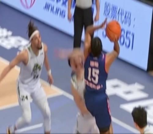 NBL半決賽G2香港金牛再下一城20領(lǐng)先一起回顧這場硬仗