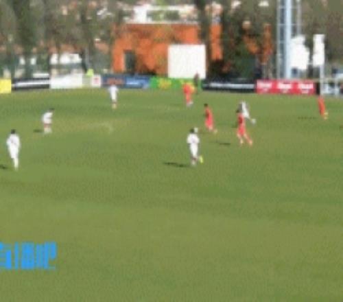 这球漂亮！刘凯源弧顶处左脚低射破门，U16国足10领先秘鲁