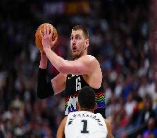 解說：關(guān)鍵時刻掘金陣容深度還有大家都能支配球的優(yōu)勢非常明顯