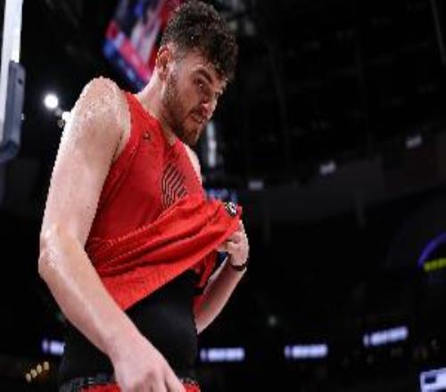 場(chǎng)均12+11！拓記：克林根是本季球隊(duì)的二號(hào)球員就是狀態(tài)起伏不定