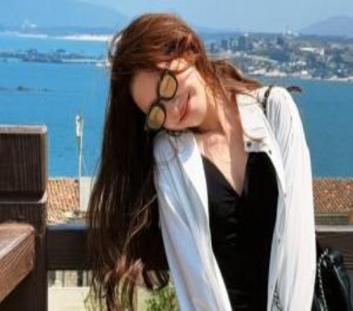 LPL美女主持人希然曬照：在福建的春天里計劃泡湯