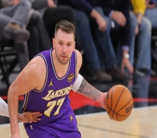 鐵林：蕭華想想辦法讓湖人首輪打到搶七這樣?xùn)|契奇說不定能趕上