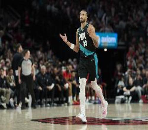 火力兇猛！卡馬拉16中10&三分13中8砍30分末節(jié)4犯&犯滿離場