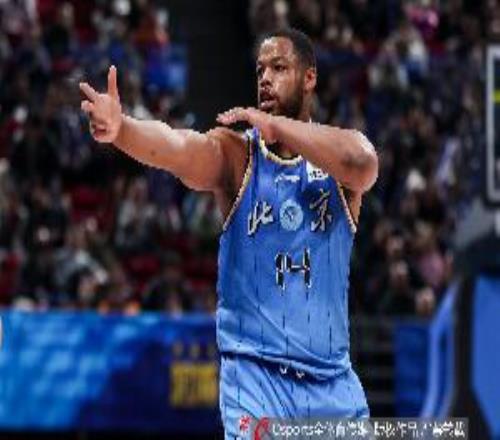 媒體人：斯佩爾曼是北京本季大腿之一但他不該屢次挑戰(zhàn)主帥權(quán)威