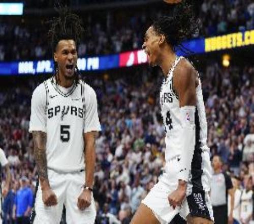 卡斯?fàn)枺何覀內(nèi)笮l(wèi)隨時(shí)都能沖擊內(nèi)線(xiàn)我們都非常無(wú)私