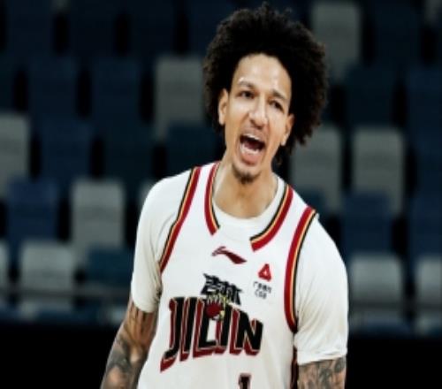 雙槍！摩爾&威爾遜合砍55分威爾遜31分12板8助4斷2帽皆全場最高