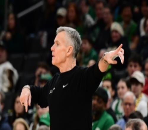 Shams：公牛清洗高層后將在賽季末和多諾萬(wàn)會(huì)面希望極力挽留他