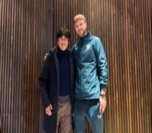 徐正源社媒曬與提莫萊切特合照：很高興再次見到他