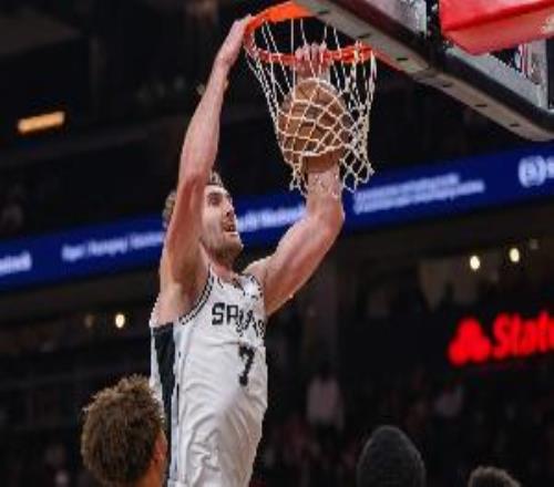 米奇：球隊(duì)下半場(chǎng)打得很棒科內(nèi)特穩(wěn)住了球隊(duì)小陣容也奏效了