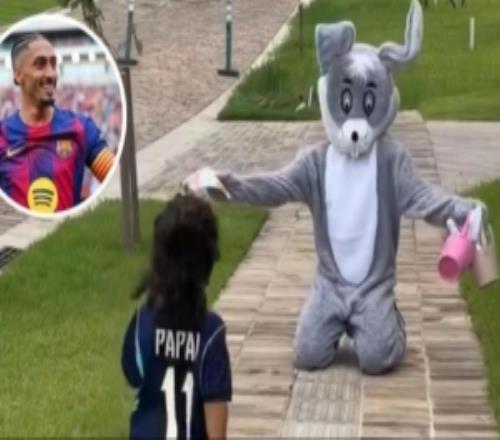 暖心！每體：拉菲尼亞扮成復(fù)活節(jié)兔子，給愛子送節(jié)日驚喜