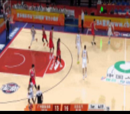 一夫當(dāng)關(guān)！徐昕鎮(zhèn)守籃下起飛大帽拒絕周琦隔扣