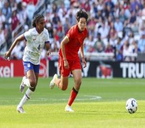 津媒：邵子欽處職業生涯重要上升期，留洋本菲卡目標踢女足歐冠