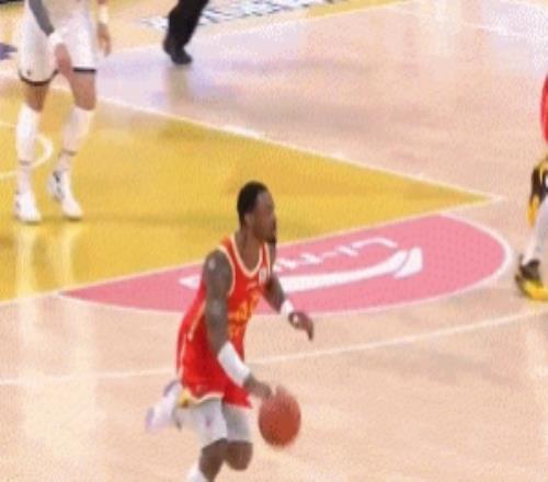 高難度！雷瓊塔克滯空對(duì)抗防守極限拉桿打中首節(jié)6中4獨(dú)得16分