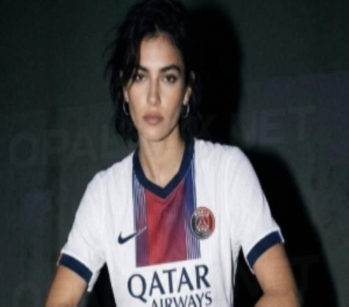 巴黎圣日耳曼新賽季客場(chǎng)球衣設(shè)計(jì)曝光：采用漸變色條紋和隊(duì)徽