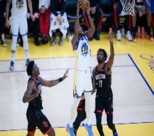 库里:你能看出贝西的比赛感觉很好&他充满侵略性14分12板很关键