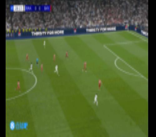 又獻(xiàn)精彩撲救！姆巴佩禁區(qū)右側(cè)小角度打門，被諾伊爾撲出