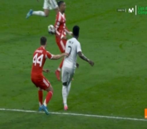 裁判分析機(jī)構(gòu)：奧利塞被擊中處于自然狀態(tài)的手肘，因此不算手球