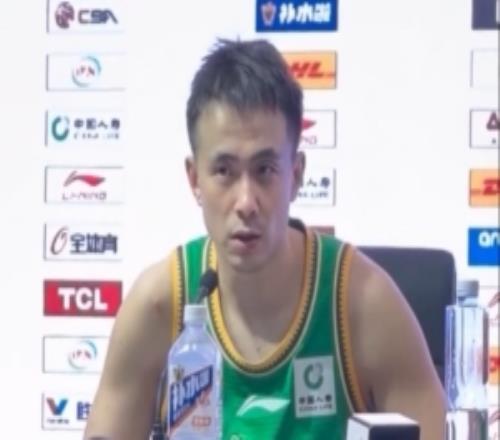 趙繼偉：控制好失誤作為球隊的后衛(wèi)這方面我要做得更好一些