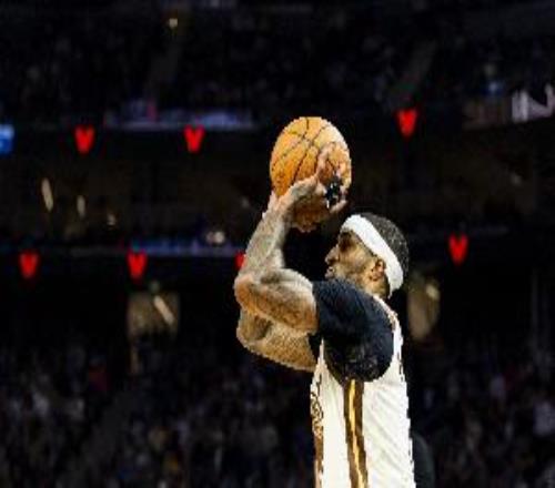 差距挺大！萊昂斯首發(fā)5中1拿2分5板小佩頓替補7中5貢獻12分4板