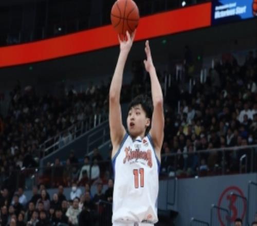 狀態(tài)出色！齊麟打滿半場(chǎng)10中6拿下14分3板2助