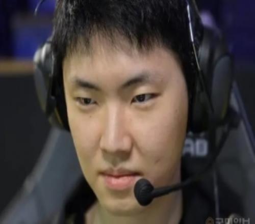 Chovy：去了香港巴西作息被打亂，通過今天的比賽減輕了不少擔(dān)憂