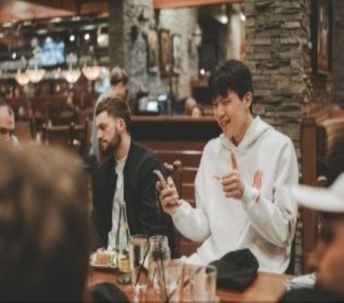 其樂融融！楊瀚森上周末做東請混音隊全隊聚餐