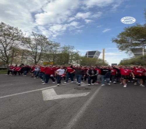 聲勢浩大！賽前拜仁球迷遠征軍高喊口號，朝伯納烏進發(fā)