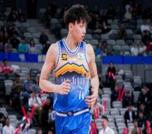 狀態(tài)不俗！齊麟16中10高效拿下25分7板2助1帽