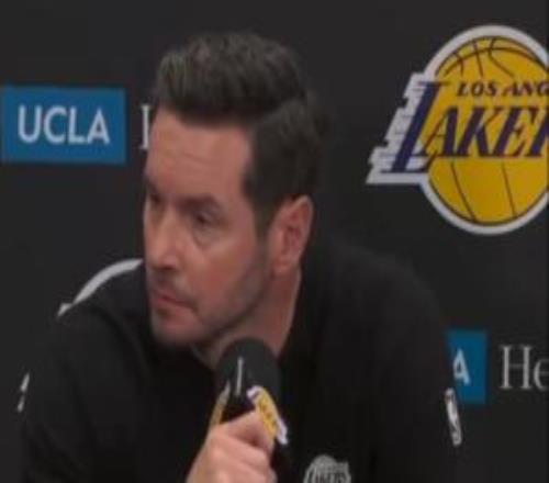 雷迪克慘敗雷霆賽后采訪同時(shí)對(duì)八村、艾頓、范德彪三人表達(dá)不滿