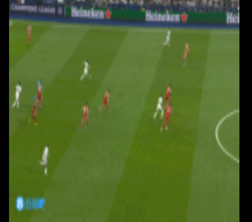 皇马渐入佳境！诺伊尔开球失误，姆巴佩左侧小角度的射门被扑出